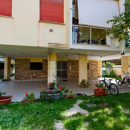 Guesthost - Dolce Flat Near The アパート Montesilvano Marina